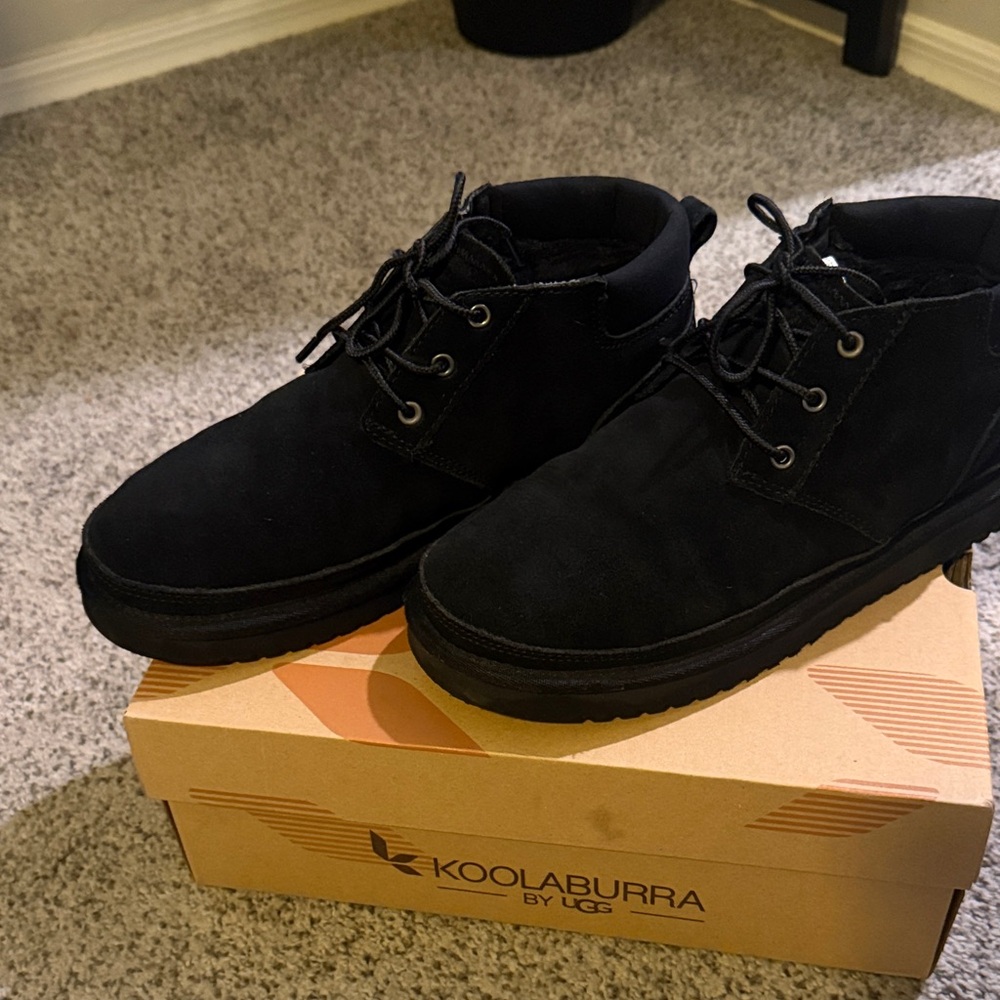 Koolaburra Black womans Chukka Boots - Suede Lace-Up